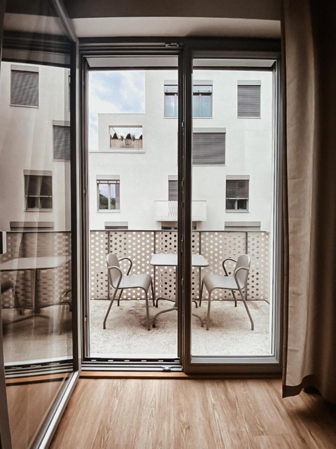 Turnkey I Balcony By National Memorial Prague